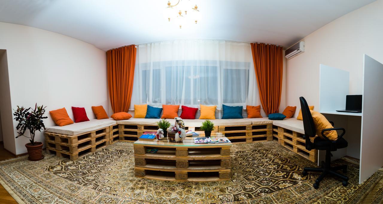 Auberge de jeunesse Interhouse Almaty Extérieur photo
