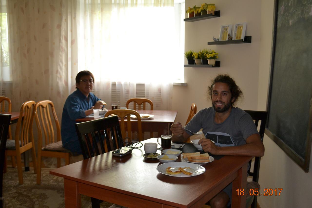 Auberge de jeunesse Interhouse Almaty Extérieur photo