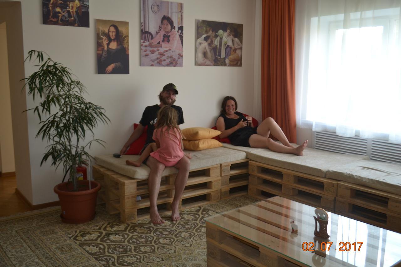 Auberge de jeunesse Interhouse Almaty Extérieur photo